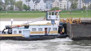 Schubschiff Matricaria bei Düsseldorf auf dem Rhein