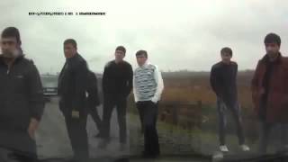 Наглые кавказцы устроили драку на дороге