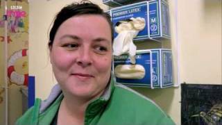 Help Me! I've swallowed a pound coin! - Bizarre ER - BBC Three