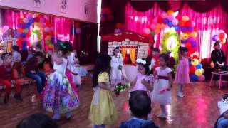 Танец девочек на праздник мам на утреннике у Дамели