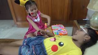 Trò chơi bé làm bác sĩ pikachu khám, chữa bệnh ho cho chị hai | Đồ chơi bác sĩ cho trẻ | PA Channel