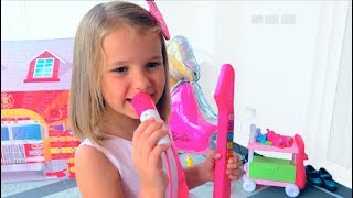 Катя спешит на помощь доктору и полицейскому или Katy help to the doctor and policeman