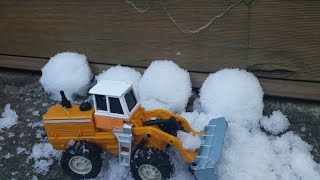Сделали снег сами, Опыт создания снега из памперсов. Snow creation at home from diapers