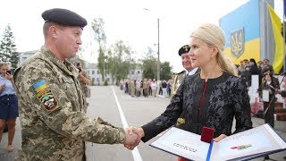 Юлия Светличная поздравила с Днем танкистов курсантов и преподавателей Института танковых войск