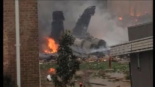Jato da marinha americana cai sobre conjunto habitacional