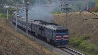 2ТЭ116-1422 с пригородным поездом на перегоне Днепропетровск-Южный - Встречный