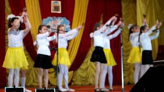 Песня-"Бабушка,испеки оладушки"исп.Анс."Радуга"