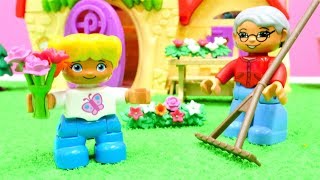 Lego Toys machen Frühjahrsputz. Video für Kinder