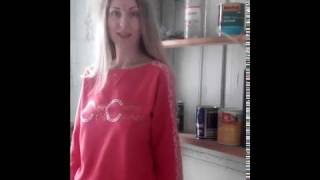 Покрытие стола эпоксидной смолой.