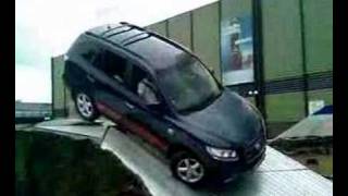 hyundai santa fe  Messe 2006 !wie heißt das lied im HG?