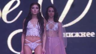 Показ шикарного сексуального нижнего белья на конкурсе красоты