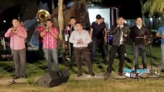 Lenin Ramirez Ft. Banda La Conquista - La Vida Del Changuito (En Vivo 2014)