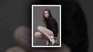 Девушки на корточках, женские коленки / squatted girls, sexy knees
