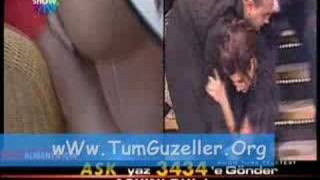 Sibel Can Ayağı Takılınca Frikik Veriyor! 'Tumguzeller.Org'