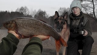 ПОСТАВИЛА ЛОВУШКИ НА НАЛИМА! Рыбалка зимой с ночёвкой. #144