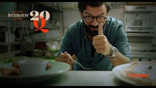 Ο Γιώργος Παπακώστας απαντά σε 20 ερωτήσεις του Playboy Greece