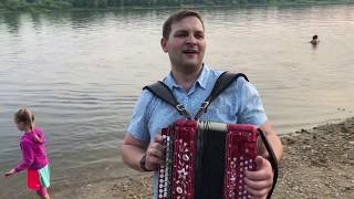 Конь под гармонь на Оке! С Гармонью по жизни!