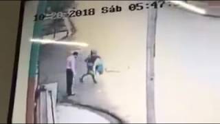 Cámara de seguridad capta asalto a mano armada en barrio capitalino