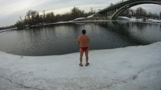 Зимнее плавание. Winter swimming - Dolphin. Sergey Novikov 29.01.2016.