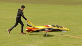 12 YR OLD LUKE BISHOP DISPLAYS THE RC SEBART AVANTI SPORTS JET - WESTON PARK MODEL SHOW - 2015