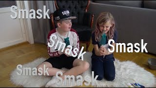Leo & Ronja äter en varsin GIGANTISK gummibjörn