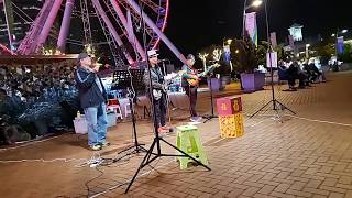 直播HKbusking27Dec@中環近10號碼頭~Ah Lam & his band。d hui#dhui