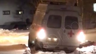 Машина скорой помощи застряла в Лянторе. Сургутский район.