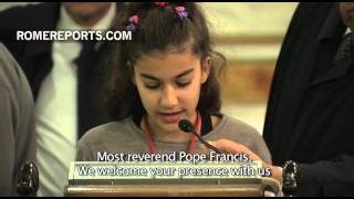 Pope meets with Syrian and Iraqi refugees in Turkey