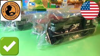 unpack Whittle Shortline Railroad wooden Norfolk Southern Railway trains   (03223)