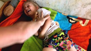 Щекотки от папы/Tickles from Dad