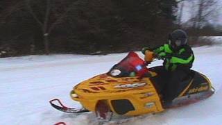2002 Ski-Doo MXZ 700 Vs. 2001 Yamaha SXR 700 Tripple: Snowmobile Race: Mark Vs. RJ