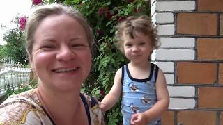 ВЛОГ 16.Мама варит клубничное варенье/папа играет на баяне/деревенские каникулы