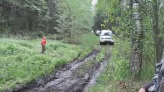 Mitsubishi Pajero Sport VS Land Rover Discovery 4