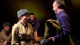 Отрывок из спектакля "Синий платочек" Волгоградского молодежного театра