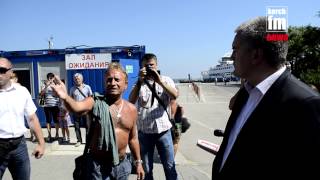 Аксено на паромной переправе в Керчи