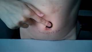 [Penetrate Navel]Glass rod pull out from the navel(No underwear)