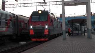 Прибытие ЭП1М-703 с поездом №528 Лабытнанги — Адлер