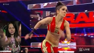 WWE Raw 3/27/17 Bayley Sasha vs Charlotte Nia