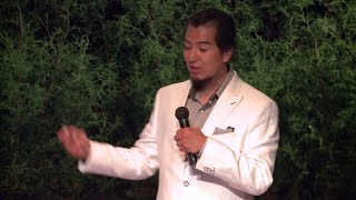 The mobile digital age still need printed books. | Julio Lenin Domínguez Ramírez | TEDxUDLAP