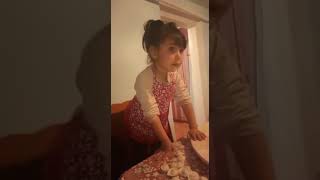 Девочка посылает маму. пошла ты нахуй!!! ОЧень смешно