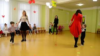 Танец с мамами Утренник 8 Марта в детском саду Младшая группа