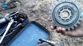 Выключается задняя передача на ЮМЗ - 6