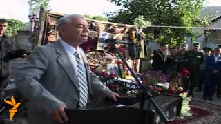 Маросими дафни Рустам Амакиев, фармондеҳи гурӯҳи "Алфа"