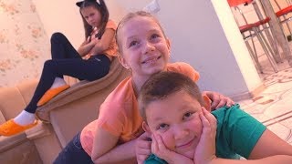 РОМА ОБНАГЛЕЛ и ПОЦЕЛОВАЛ Соню!! Даша РЕВНУЕТ ПОЦЕЛУЙ ДРУЖБА или ЛЮБОВЬ