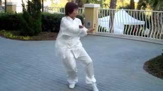 示范楊式 88 級太極拳 Yang Style 88 Tai Ji Exercise for Healthy Living