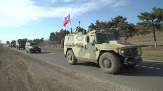 Марш российских миротворцев к месту развертывания центра по урегулированию конфликта в Карабахе