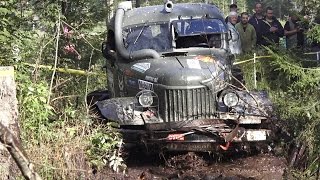 4x4 Off-Road Trucks in mud Forest | Antsumae 2016