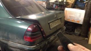 Открытие багажника с кнопки  Mercedes w202 (как это должно быть)