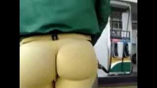 Без юбки - так она ж в штанишках
