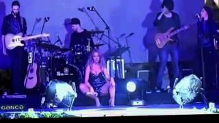 Hadise seyirciye öyle bir frikik verdi ki! Ş.O.K